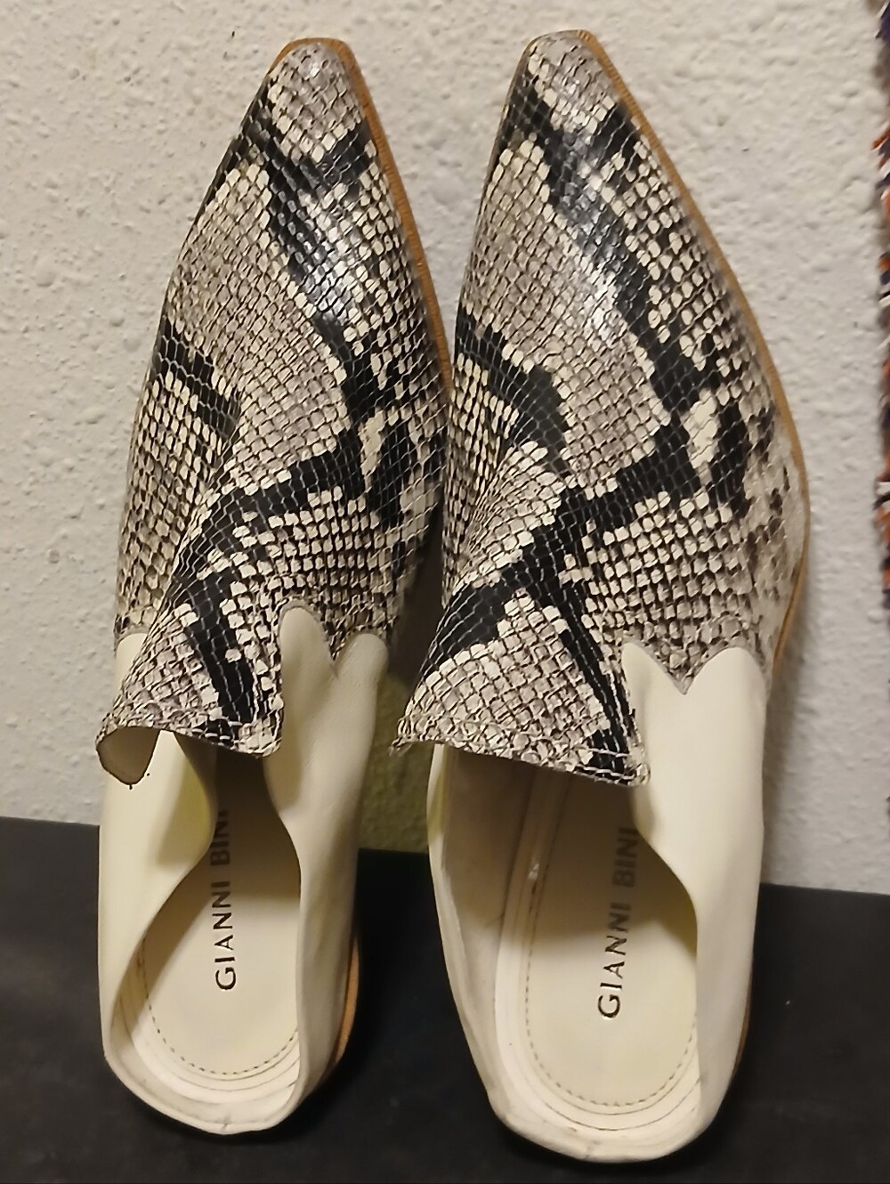 Gianni Bini Snakeskin Pointed Toe Block Heel Mules Sz 10M